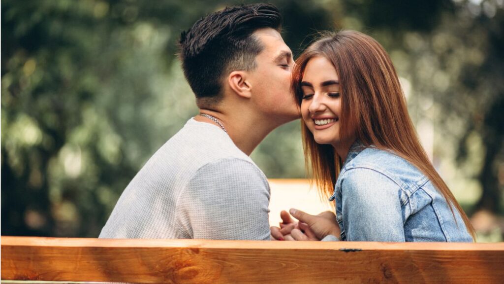 11 Encouraging Signs He Will Come Back After Pulling Away 2 he wants to get back with you
